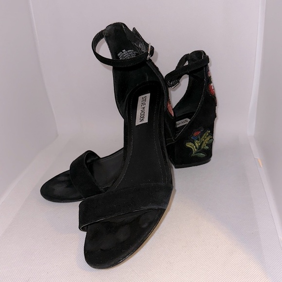 Steve Madden Inca Black Suede with Embroidered Flowers Heels Size 7 - EUC - Picture 2 of 8